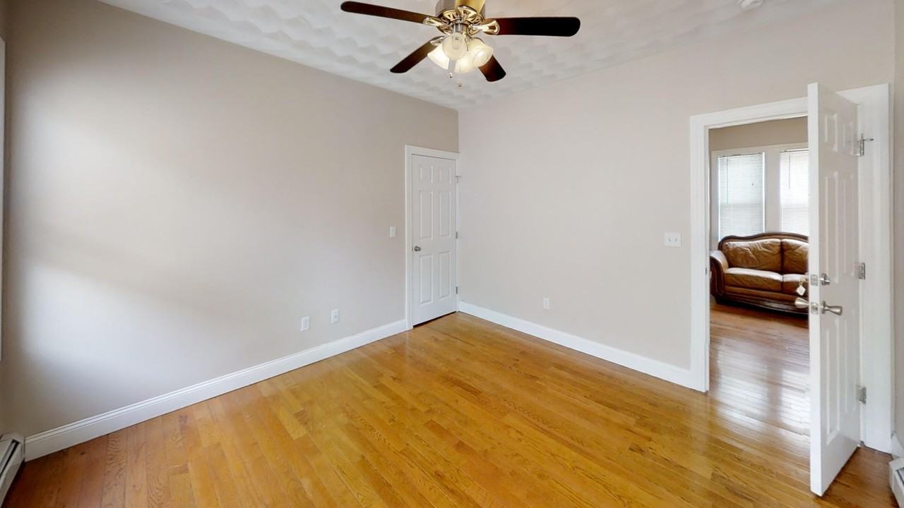 72 Pembroke Ave #72-2 - Photo 5 of 13