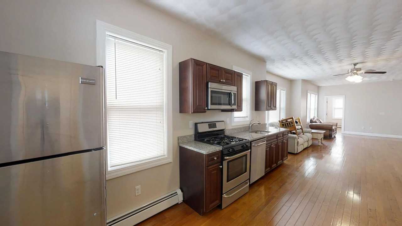72 Pembroke Ave #72-2 - Photo 6 of 13