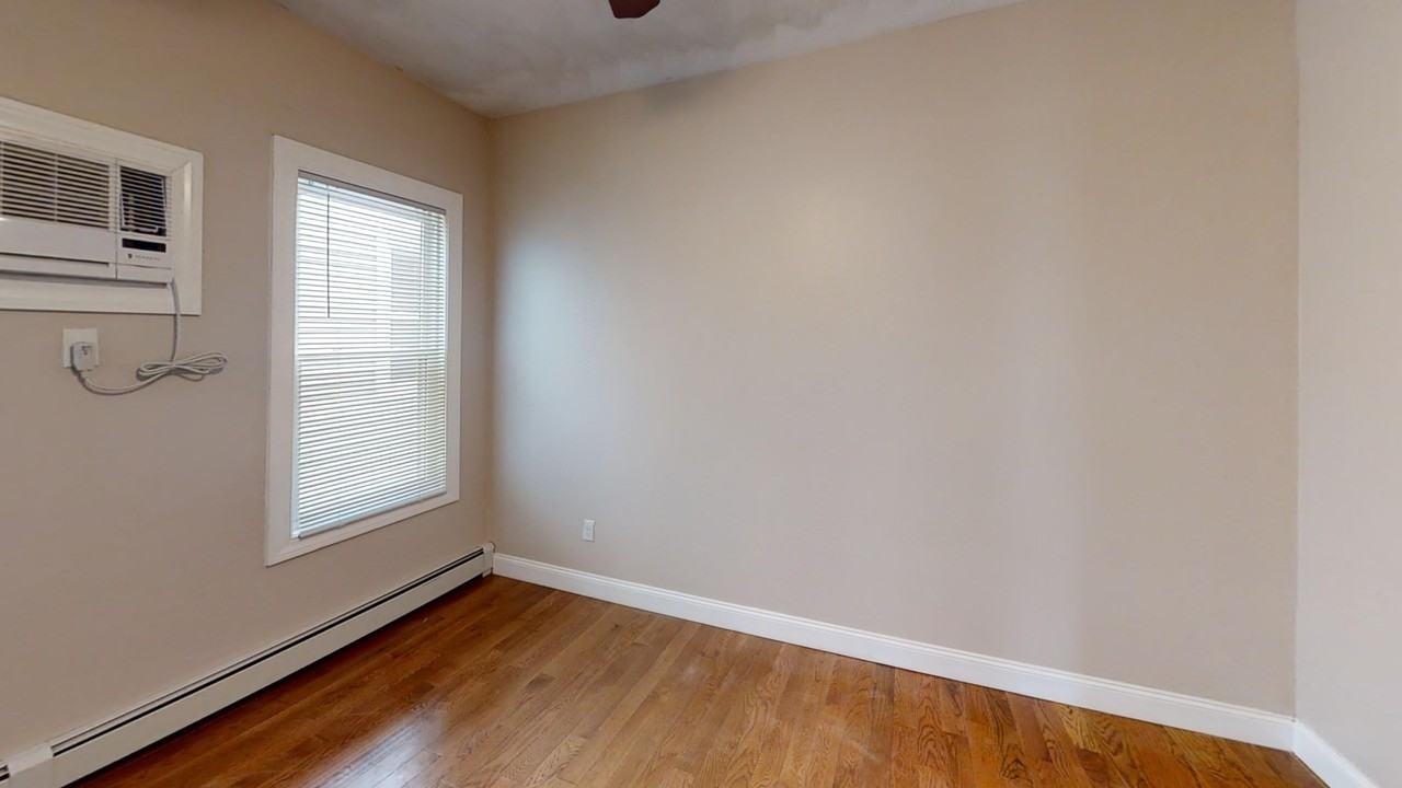 83 Pembroke Ave #83-1 - Photo 3 of 9