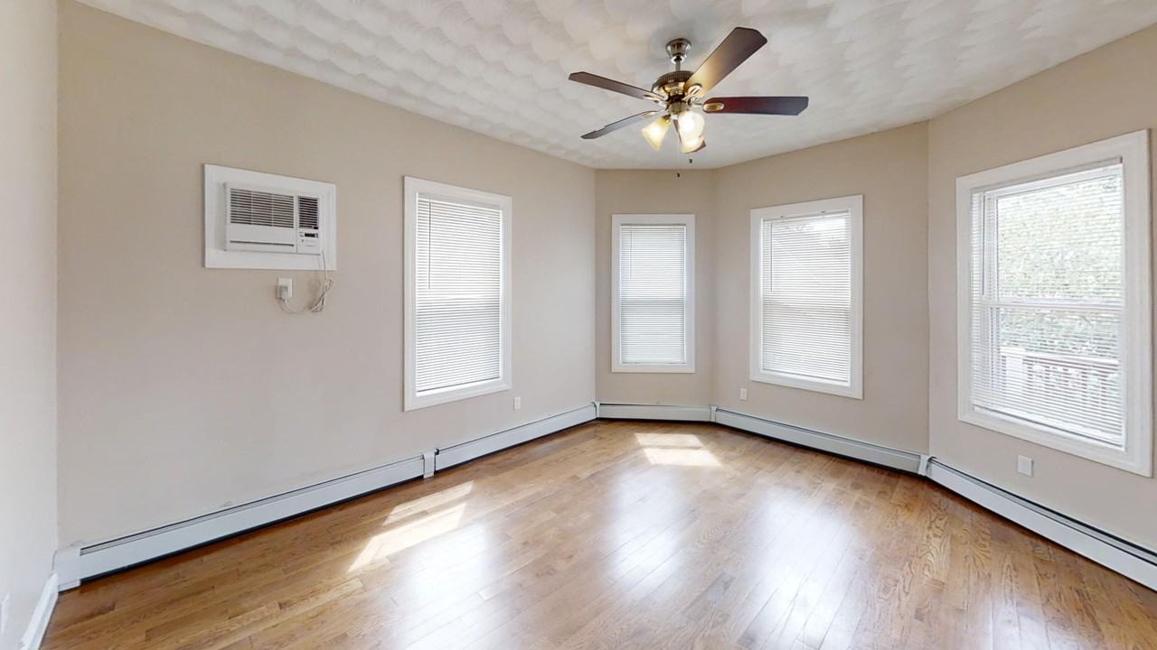 83 Pembroke Ave #83-1 - Photo 7 of 9