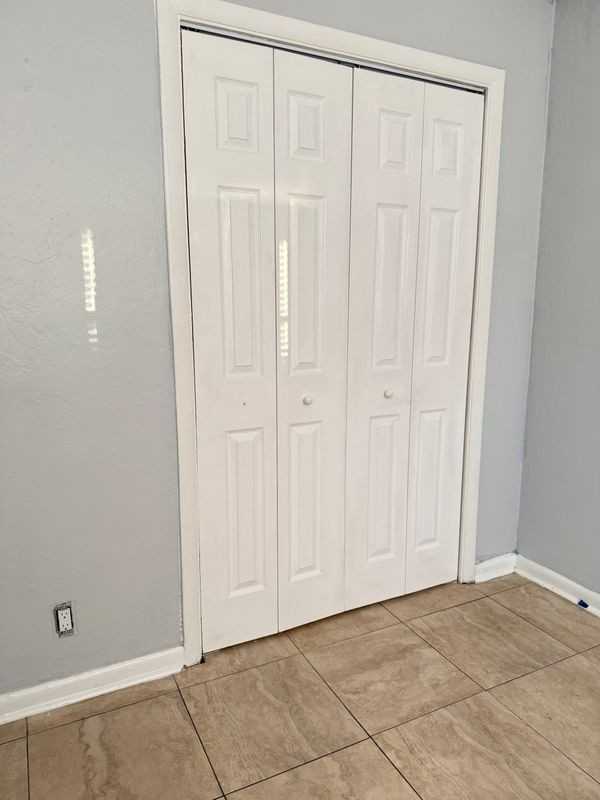 2301 Avenue S - Photo 4 of 8
