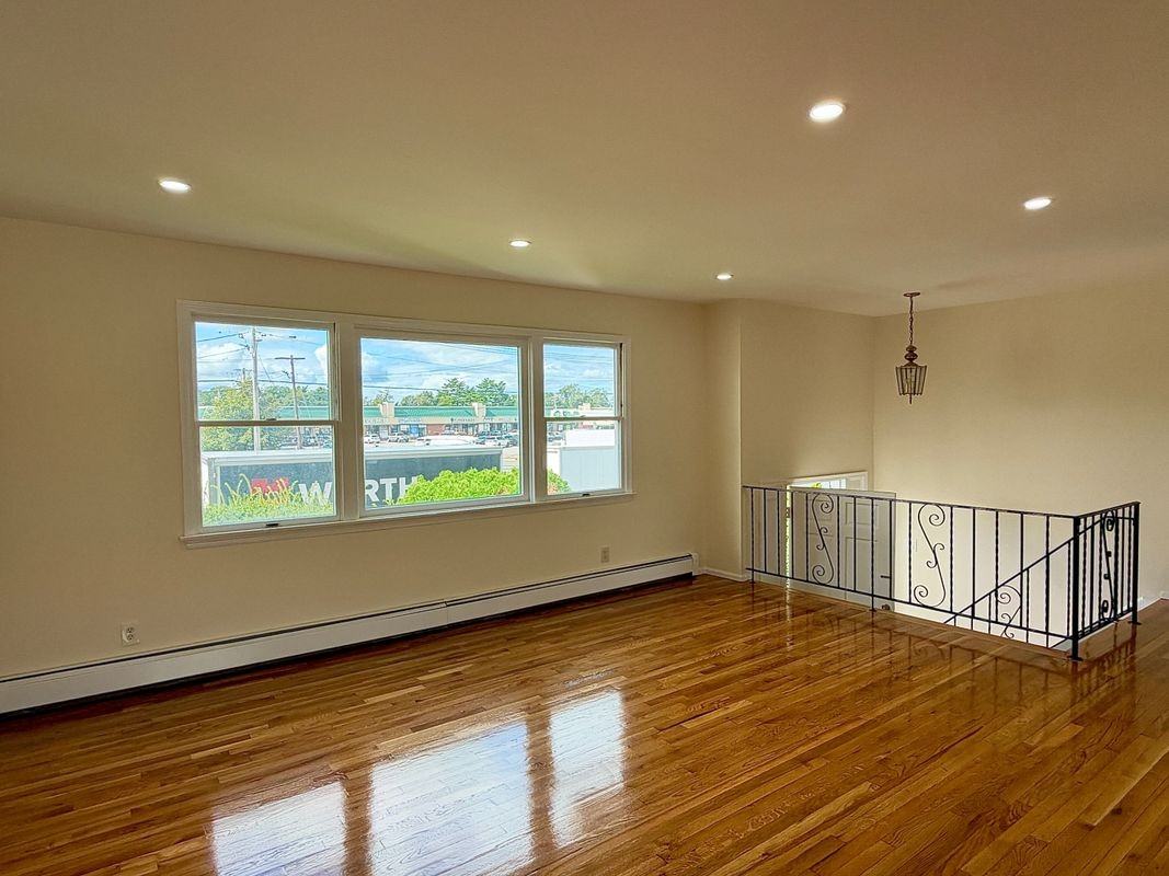 199 Newbridge Rd ##2 - Photo 2 of 23