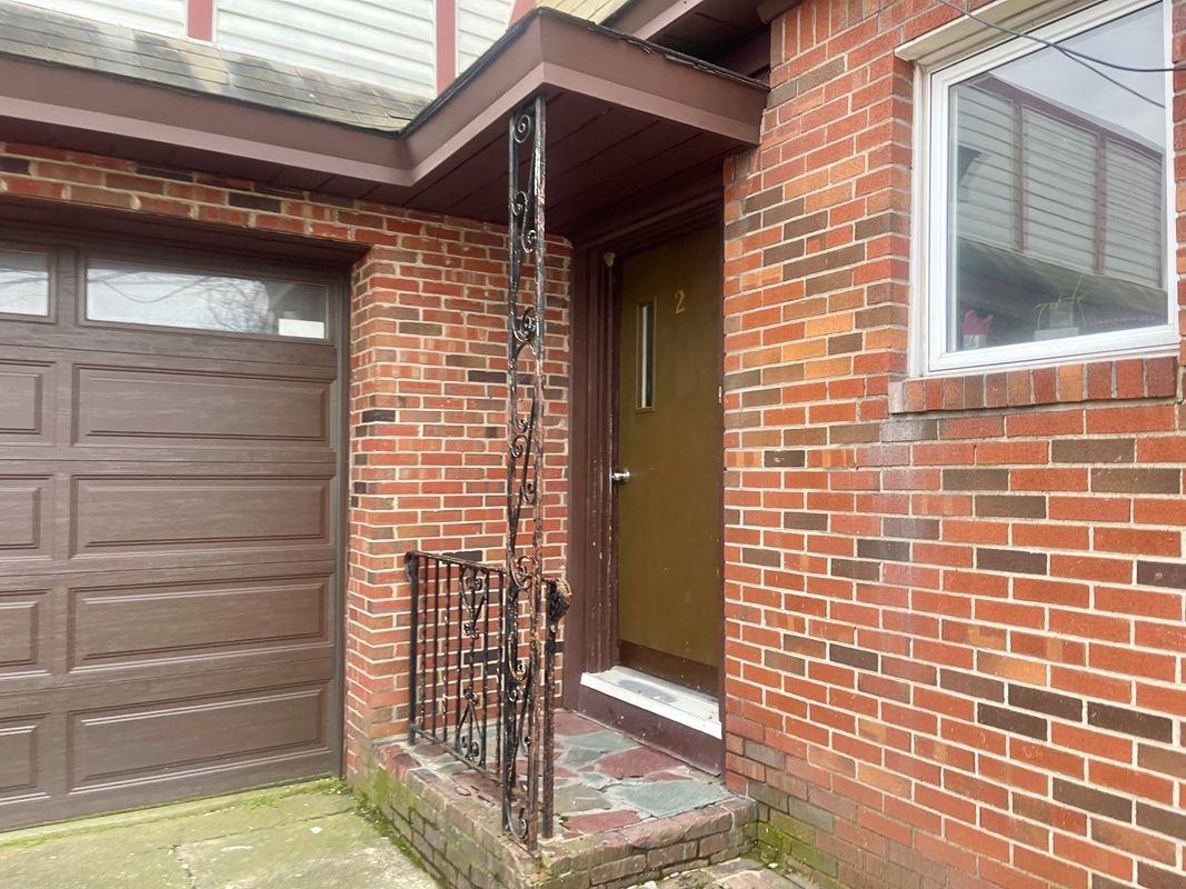 182 Farnham Ave - Photo 3 of 13