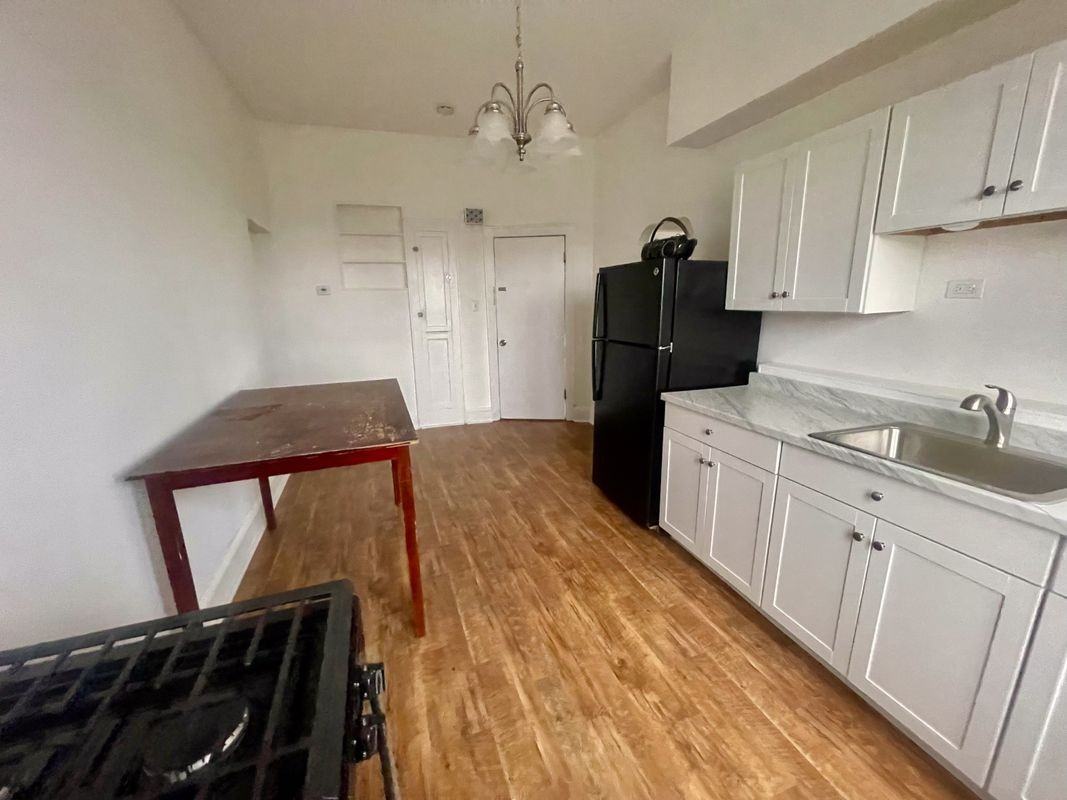 182 Farnham Ave - Photo 4 of 13
