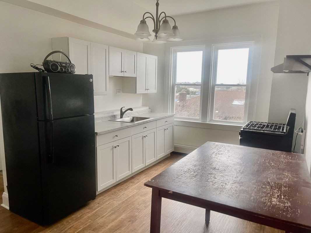 182 Farnham Ave - Photo 6 of 13