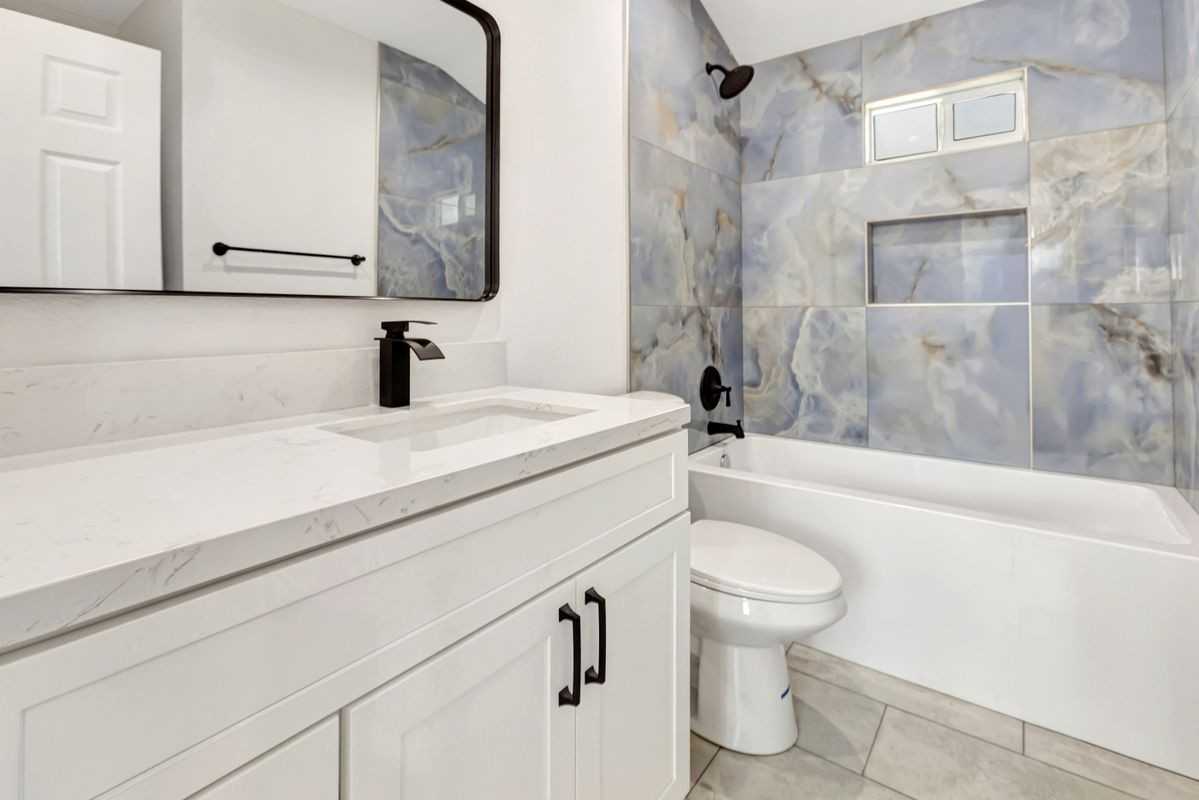 1115 Broadmoor Ave - Photo 2 of 7