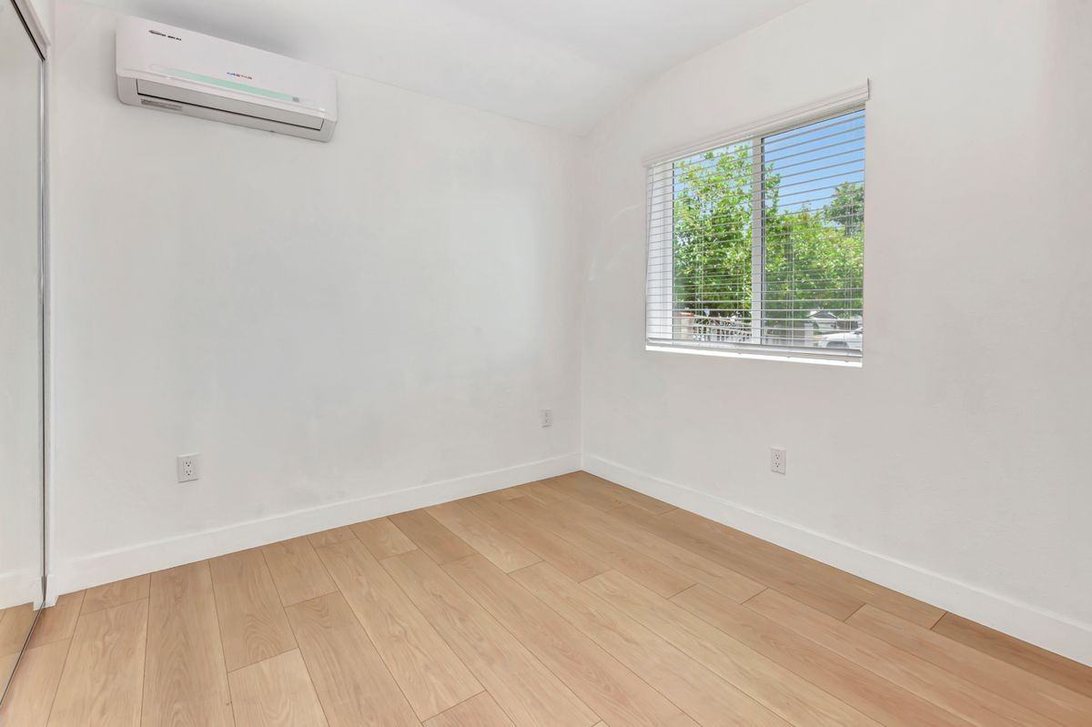 1115 Broadmoor Ave - Photo 7 of 7