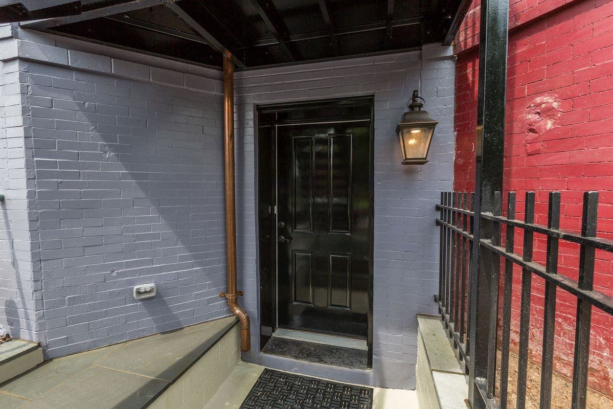 225 R St Nw - Photo 2 of 13