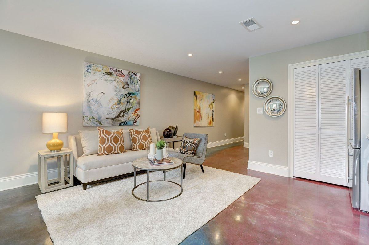 225 R St Nw - Photo 3 of 13