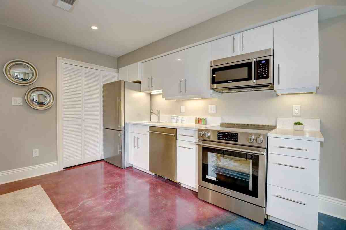 225 R St Nw - Photo 5 of 13