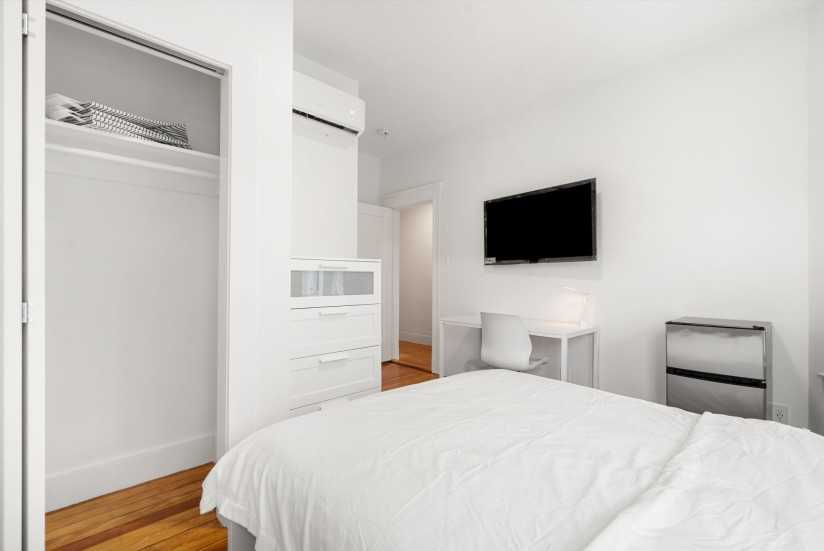 1 Bed / 1 Bath Apartment in Brighton - Photo 7 of 20