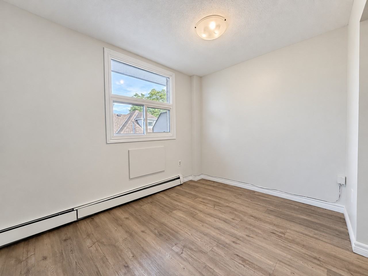 200 London Rd #303 - Photo 2 of 13