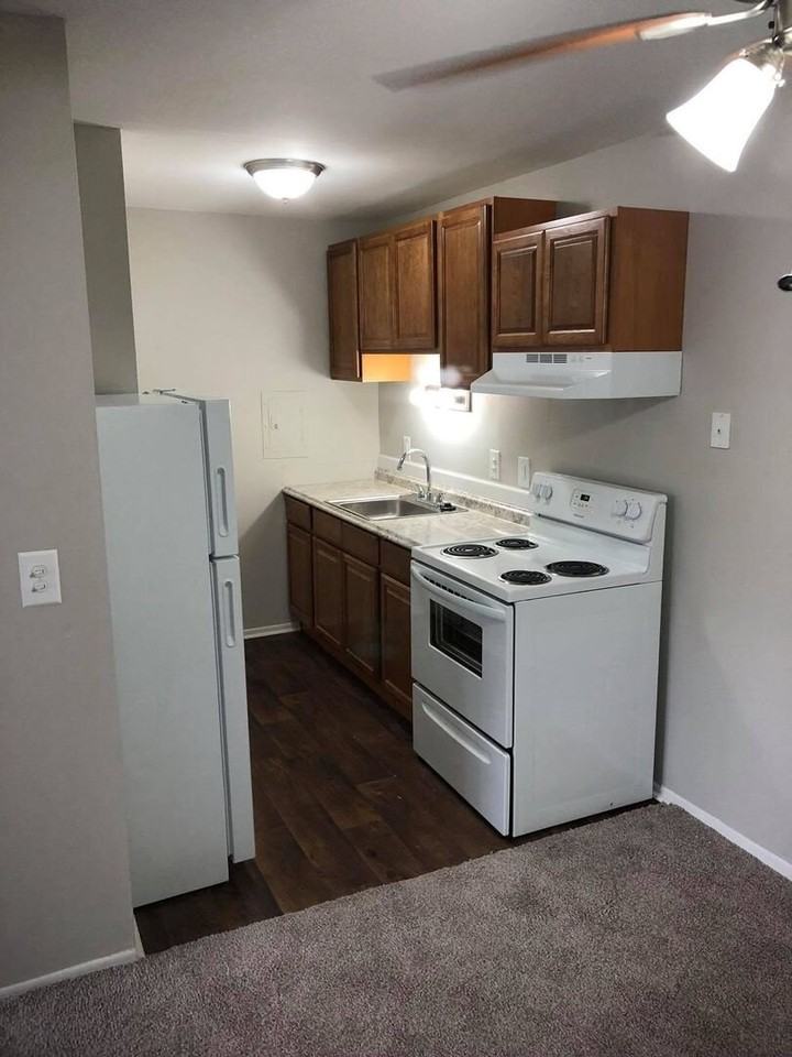 837 Ludlow Ave #201 - Photo 2 of 5