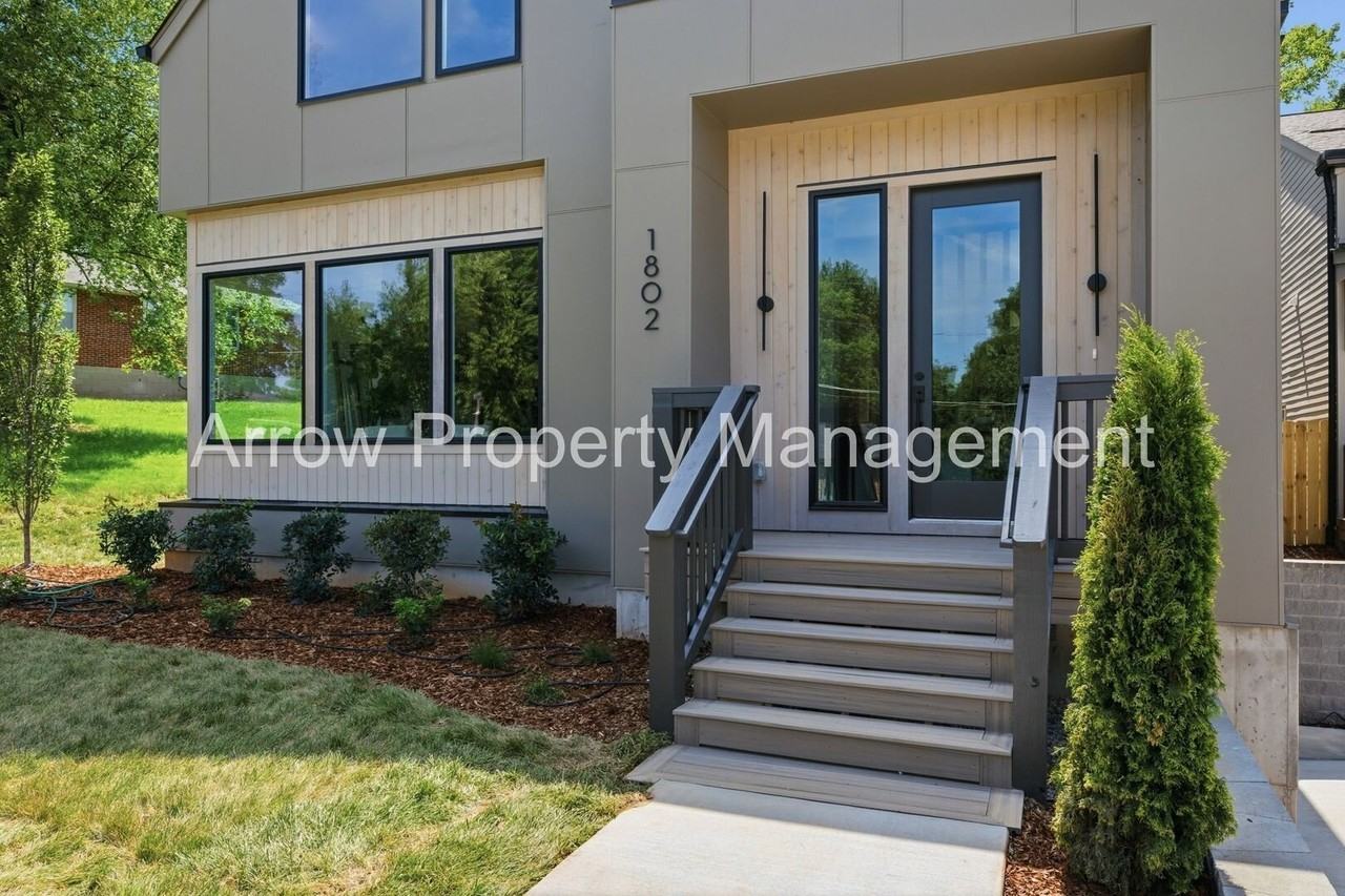 1802 Hayden Dr - Photo 4 of 27