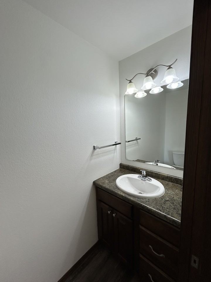3338 8th St W #C - Photo 3 of 27
