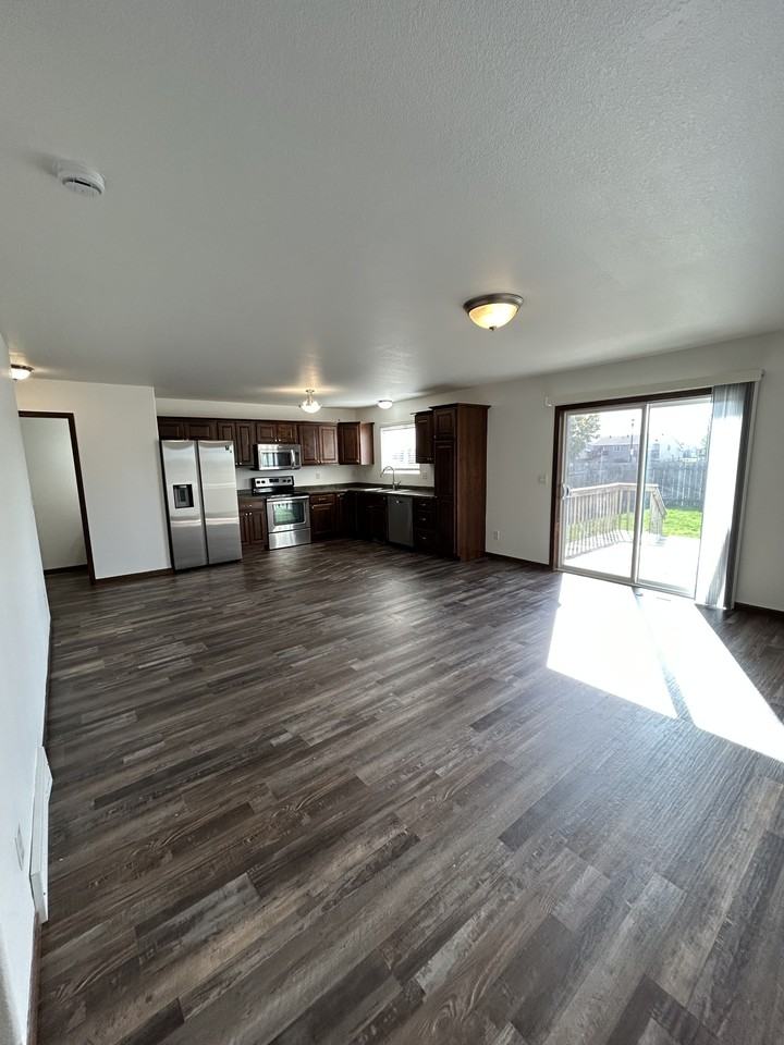 3338 8th St W #C - Photo 2 of 27
