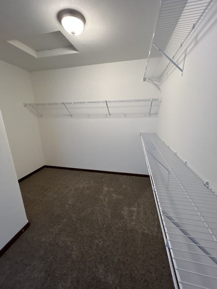 3338 8th St W #C - Photo 4 of 27