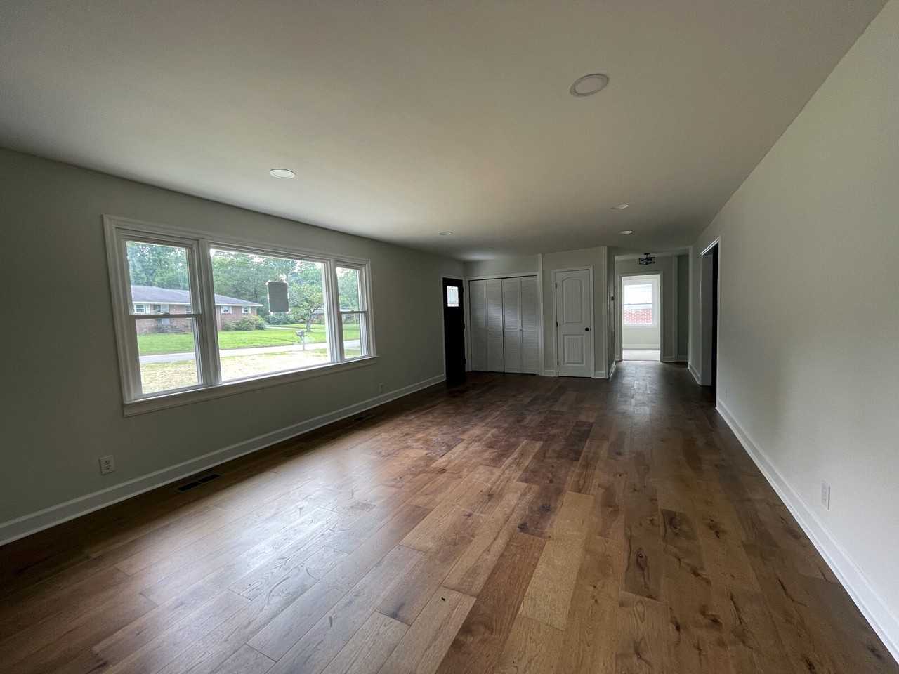 1905 Melbourne Ave Ne #1905 - Photo 4 of 22