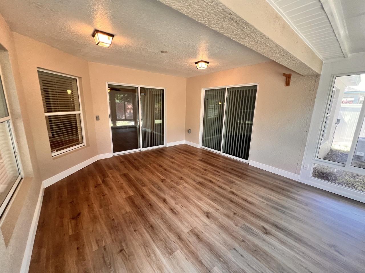 1431 Marsh Meadow Ln - Photo 4 of 35