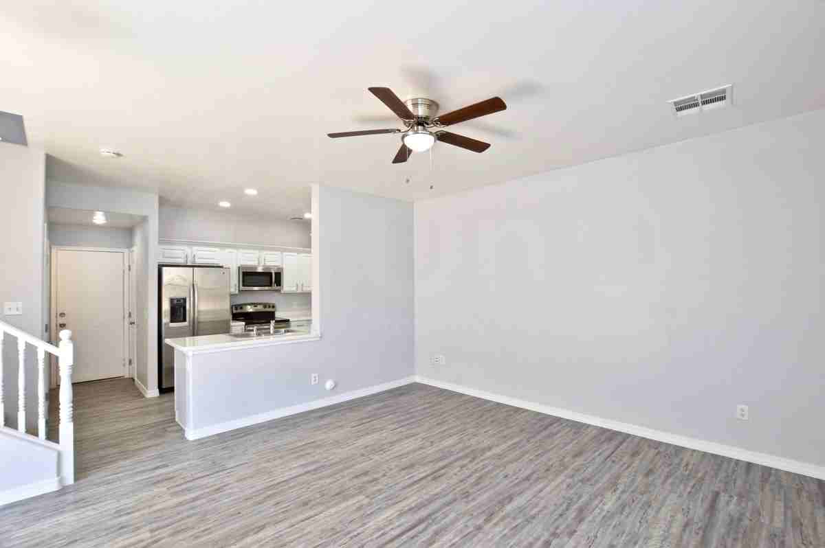 1543 S Longspur Ln - Photo 6 of 24