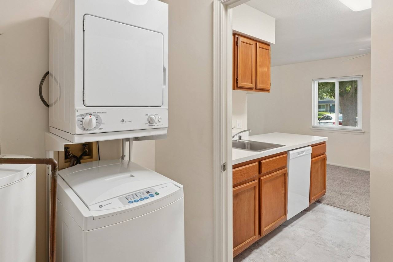 Fox Chase Apartments - Photo 2 of 34