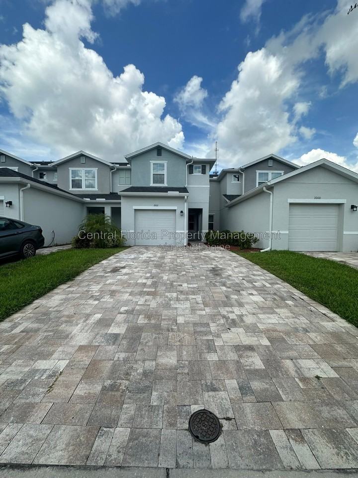1002 La Mirada Ct - Photo 2 of 30