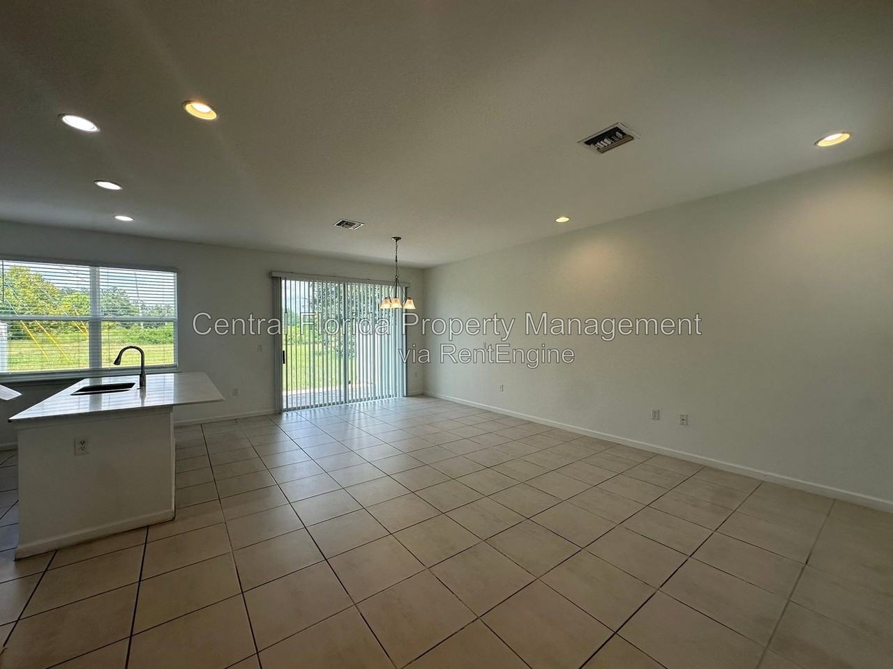 1002 La Mirada Ct - Photo 3 of 30