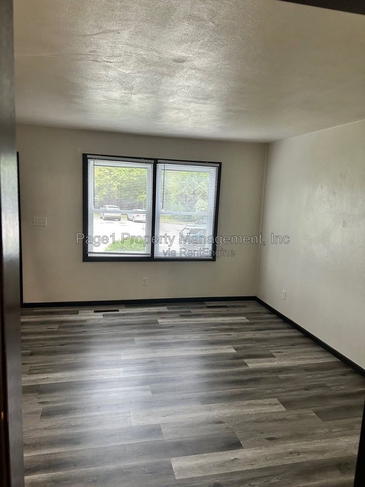 2918 Grinnell Ct #13 - Photo 2 of 10