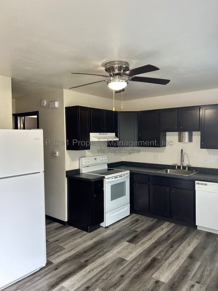 2918 Grinnell Ct #13 - Photo 3 of 10
