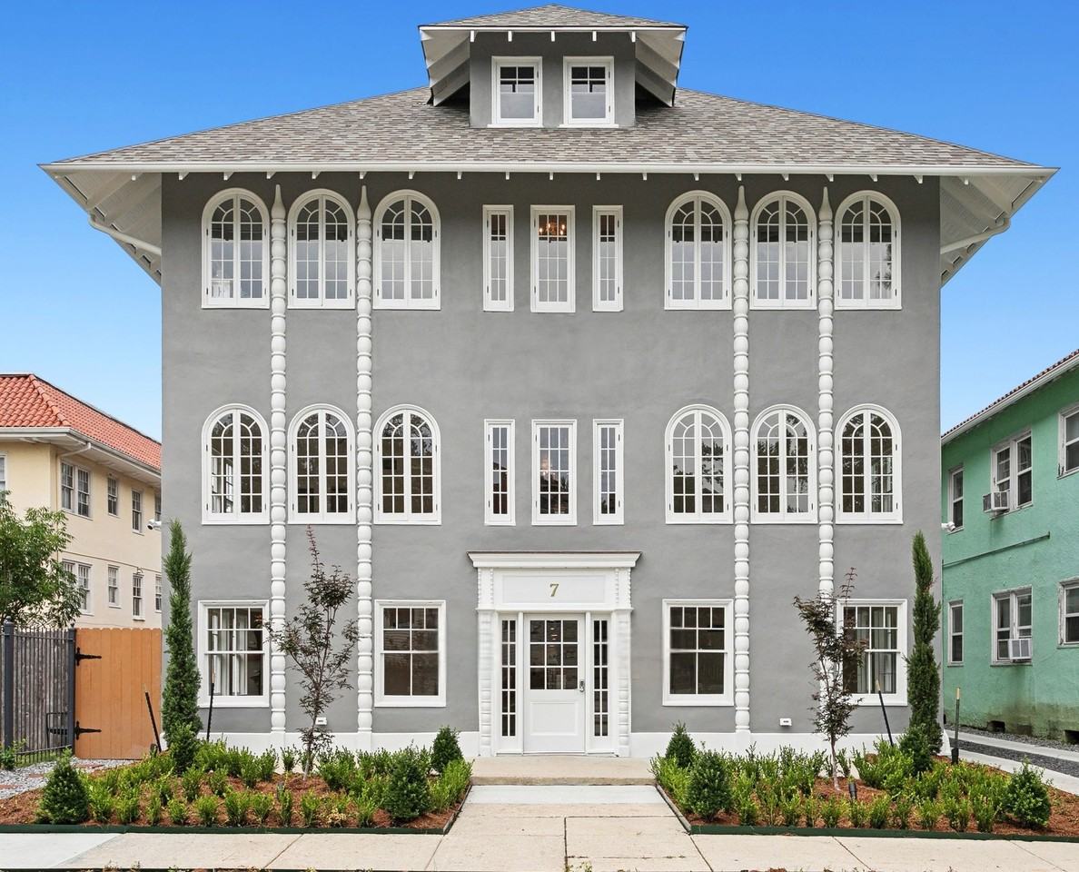 7 Fontainebleau Drive - Photo 3 of 3