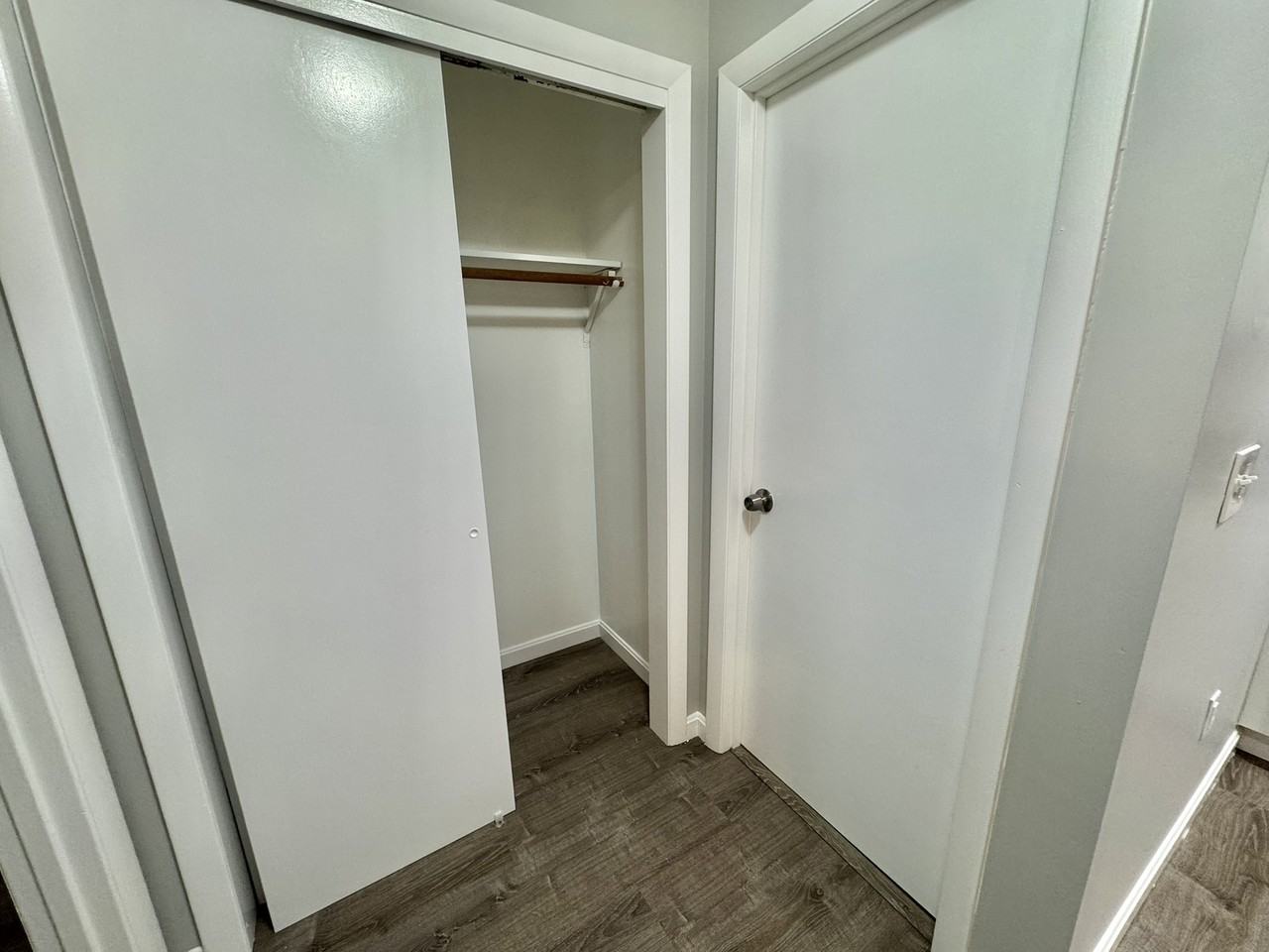 437 Sunderland Rd #E - Photo 4 of 16