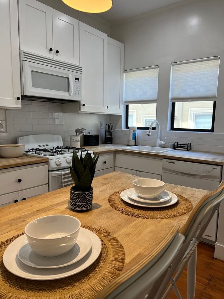 2050 Dracena Dr. - Photo 7 of 24