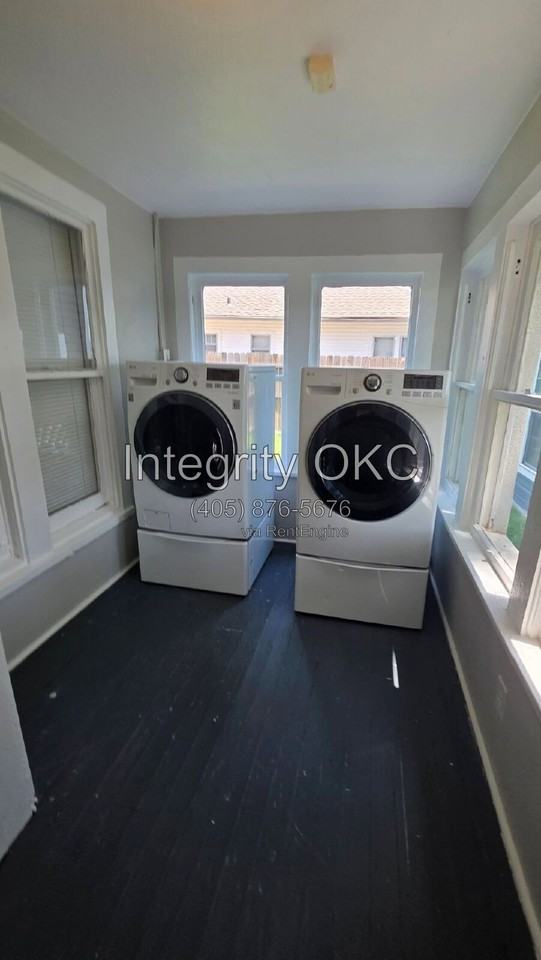 306 E Hughbert St - Photo 4 of 17