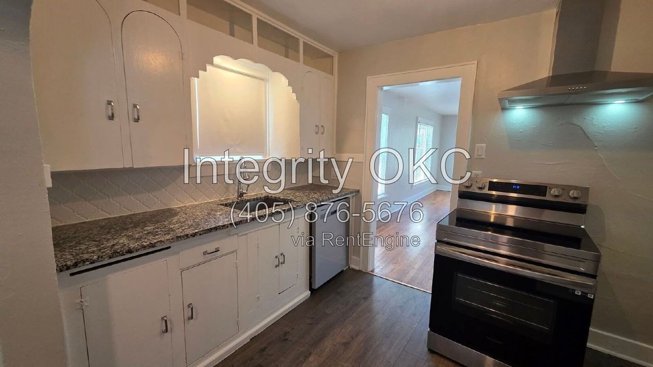 306 E Hughbert St - Photo 6 of 17