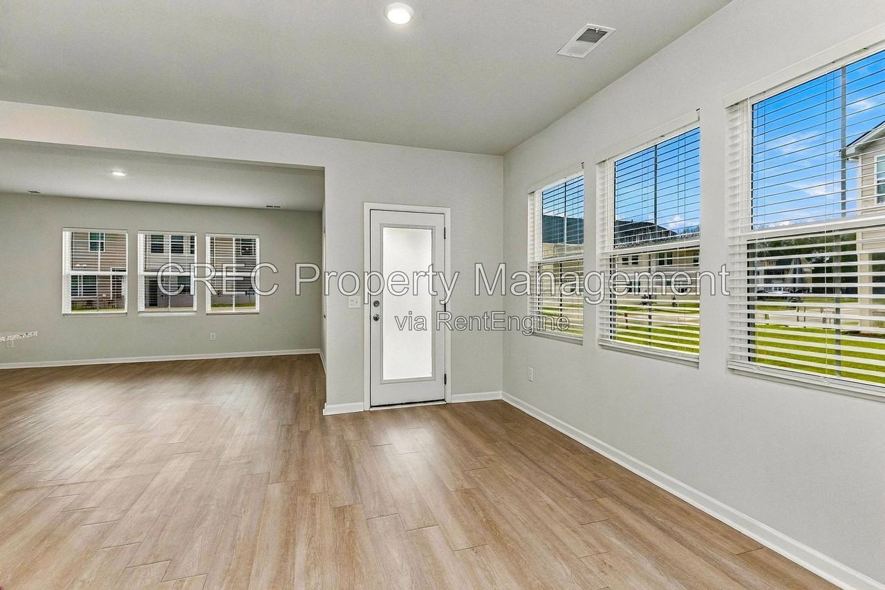 1465 Central Ave - Photo 2 of 25