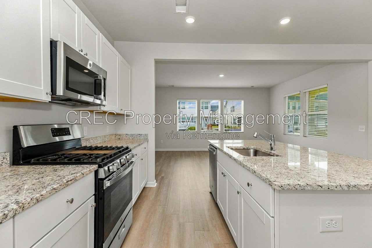 1465 Central Ave - Photo 7 of 25