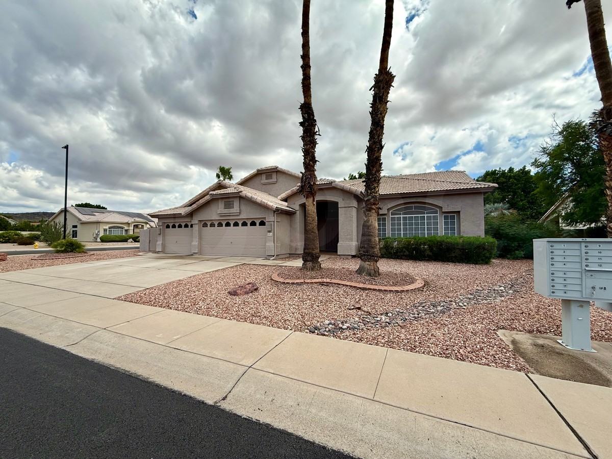 21041 N 61st Dr - Photo 2 of 27