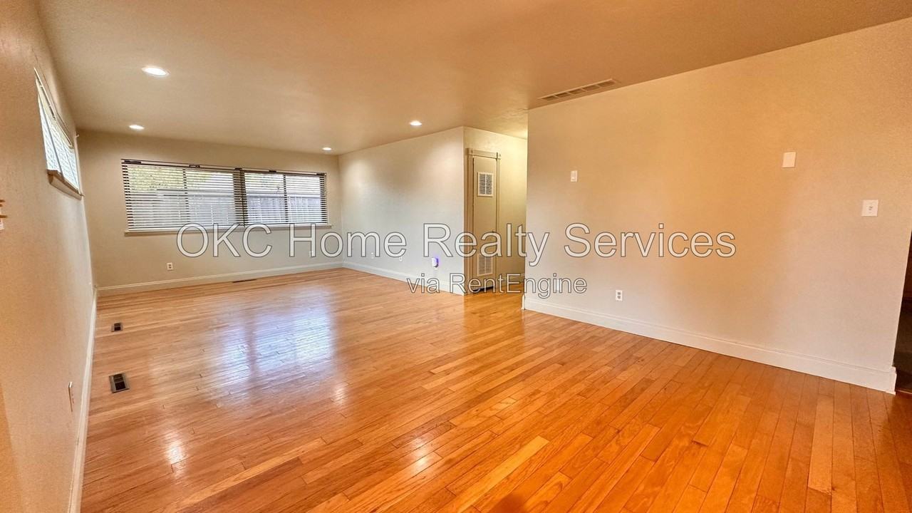 2008 Nw 47th St - Photo 2 of 25