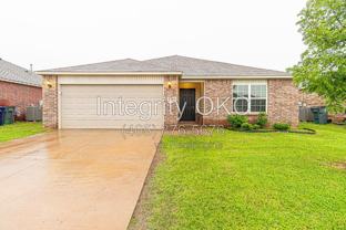 13233 Bridgewater Dr - Photo 1 of 1