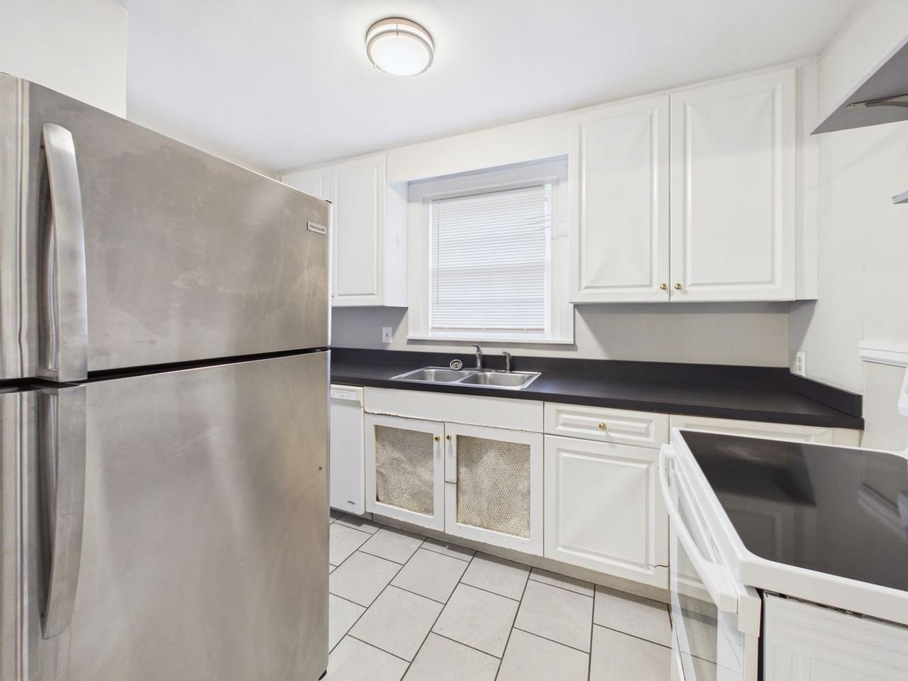 4406 Augusta Ave #EAST - Photo 7 of 24