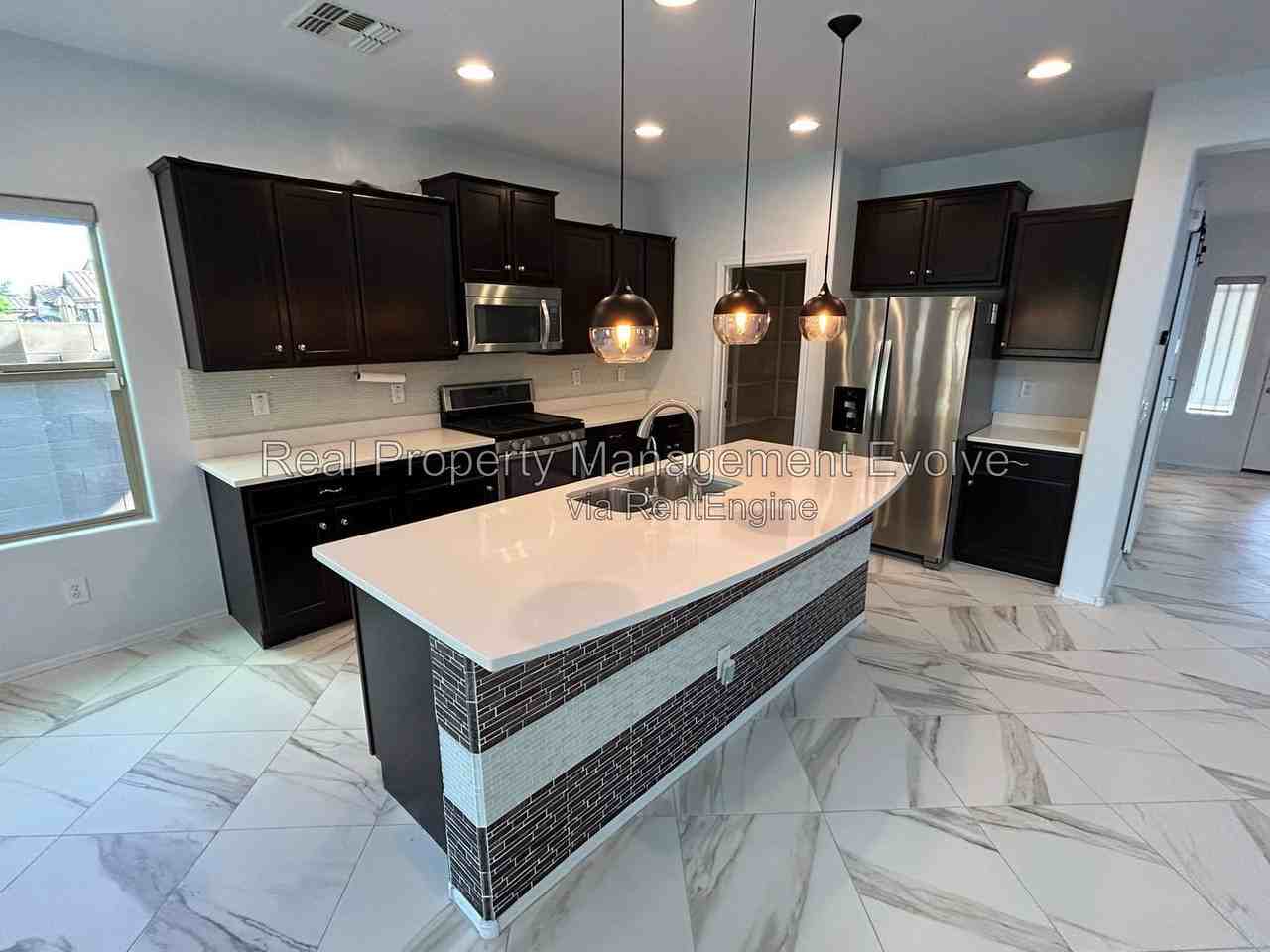 5164 W Quail Track Dr - Photo 4 of 36