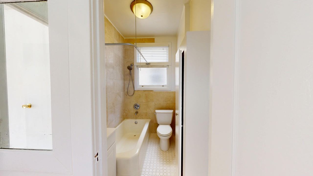 1656 Leavenworth Street - Photo 3 of 10