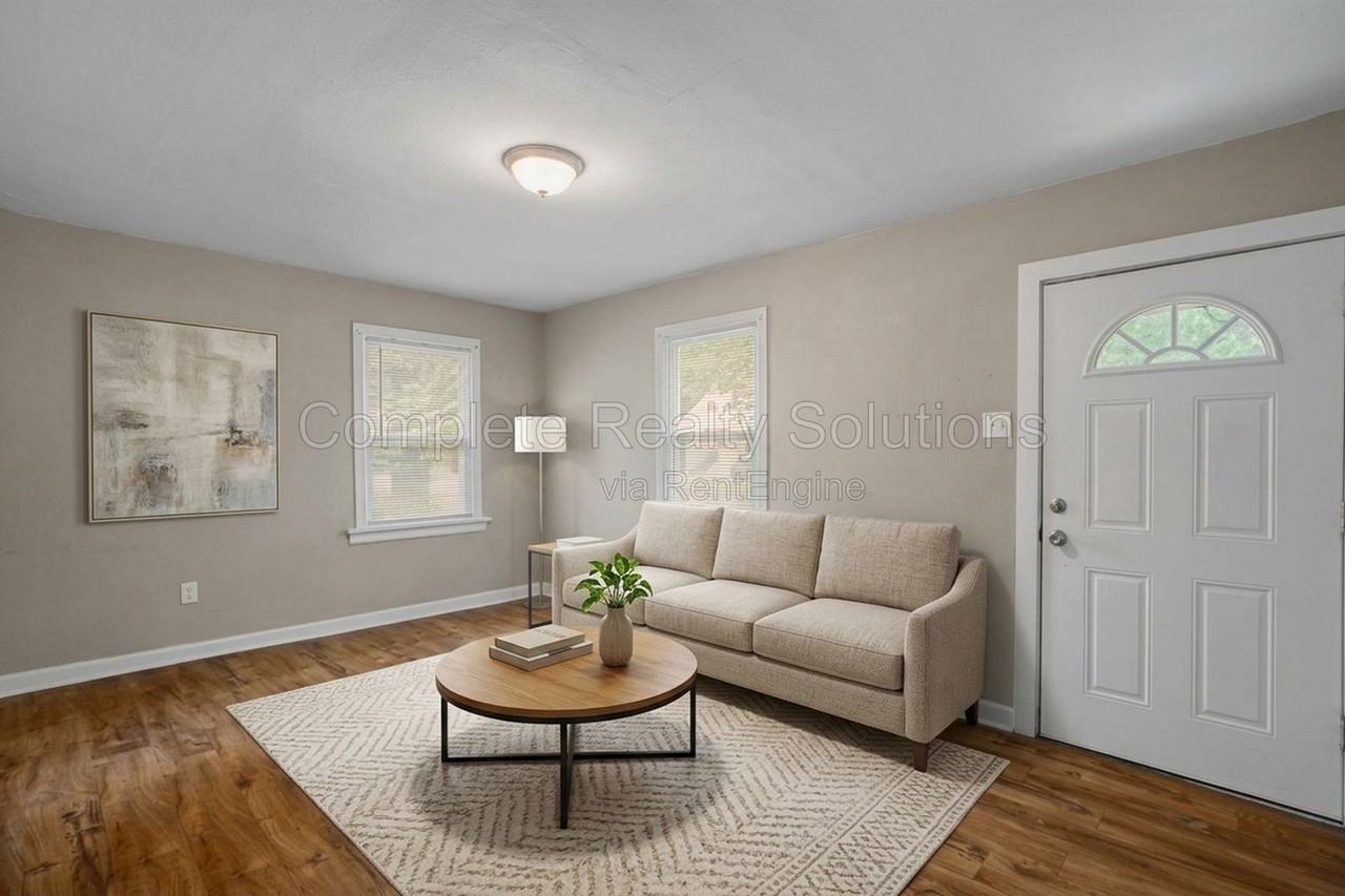 449 S Dade Ave - Photo 4 of 40
