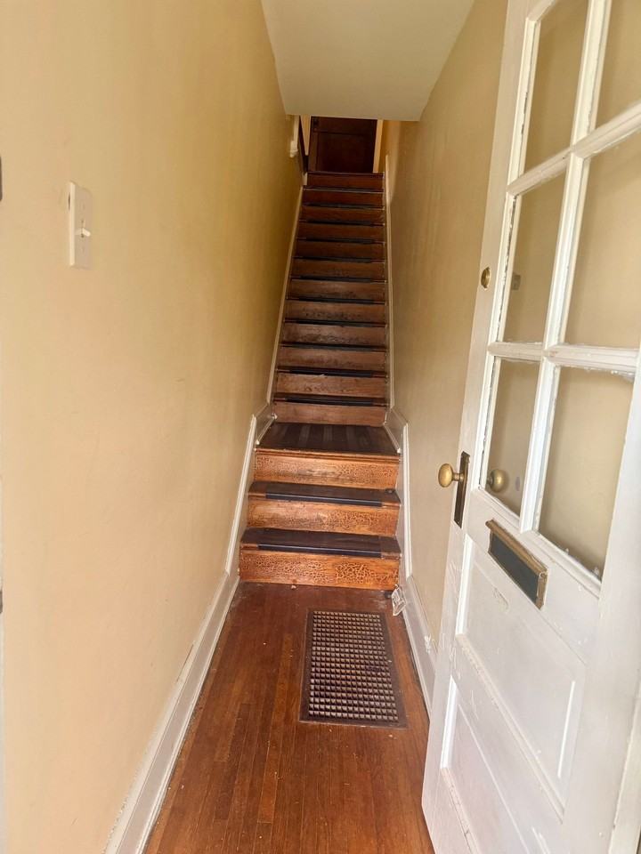 412 S West End Ave #2 - Photo 3 of 15