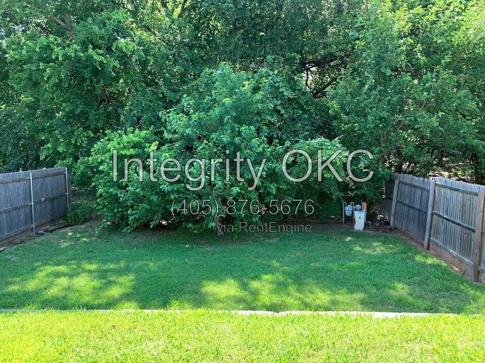 411 S Greengate Dr - Photo 2 of 14