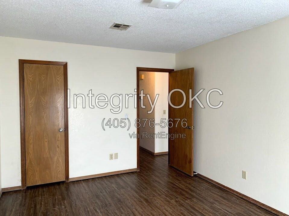 411 S Greengate Dr - Photo 4 of 14