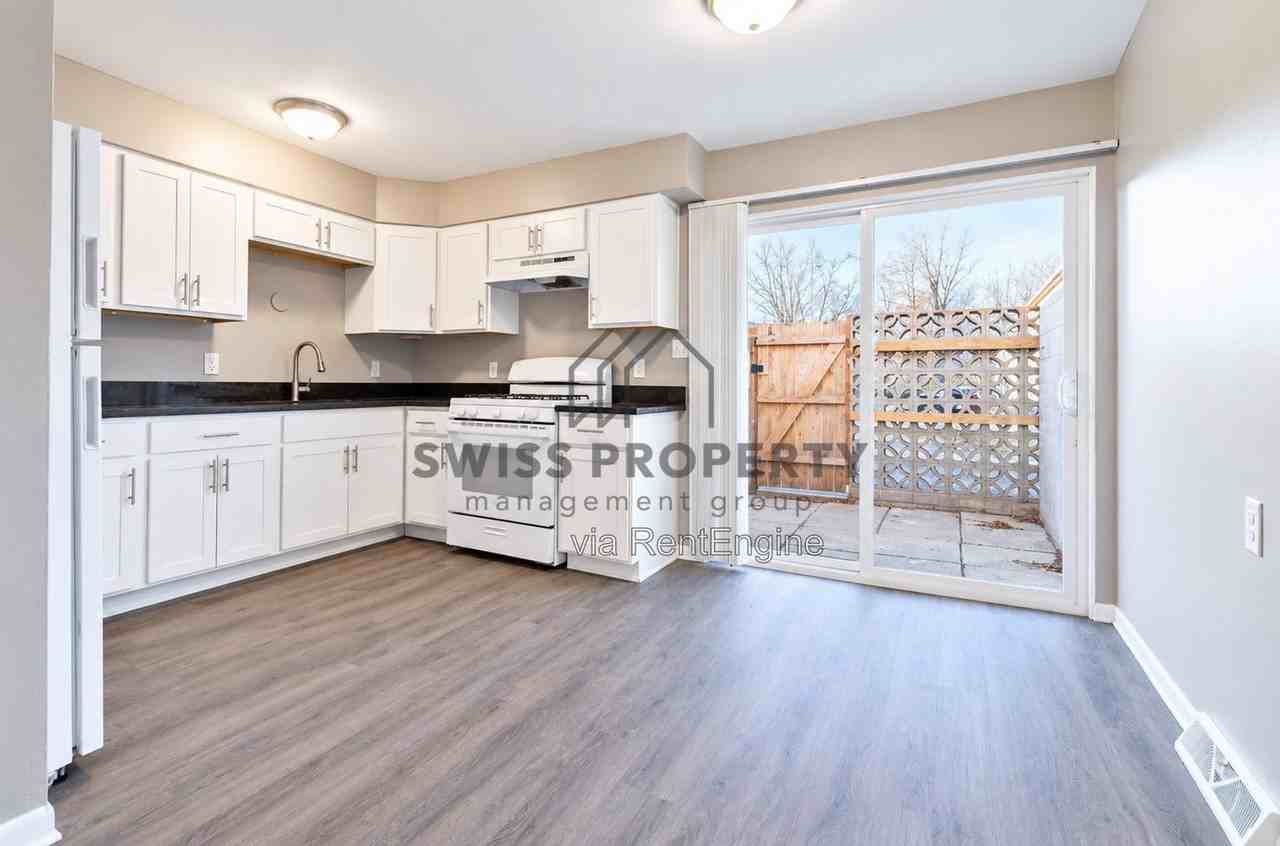 908 N Meadows Ct #C - Photo 5 of 12