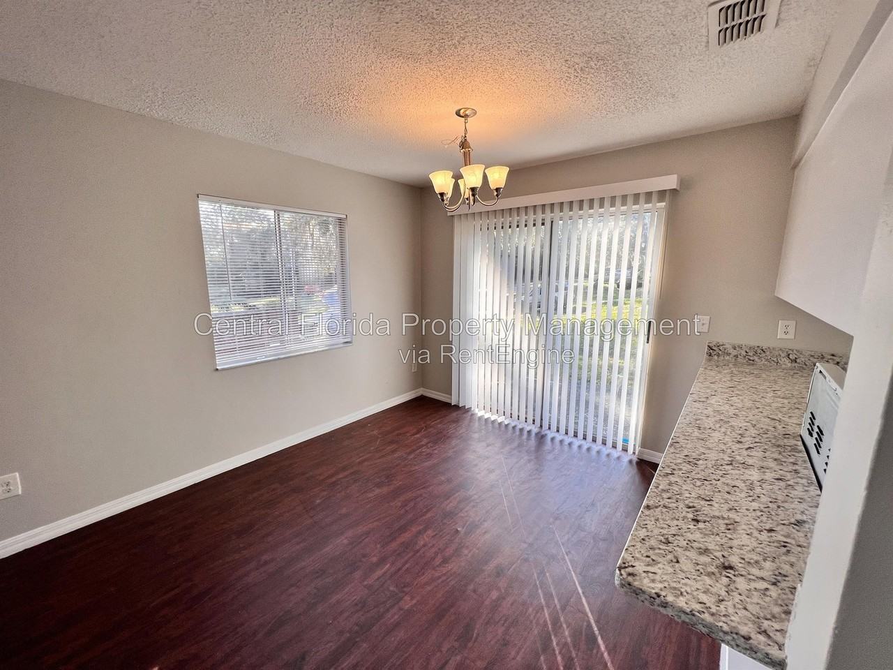 937 Monroe Ct - Photo 2 of 16