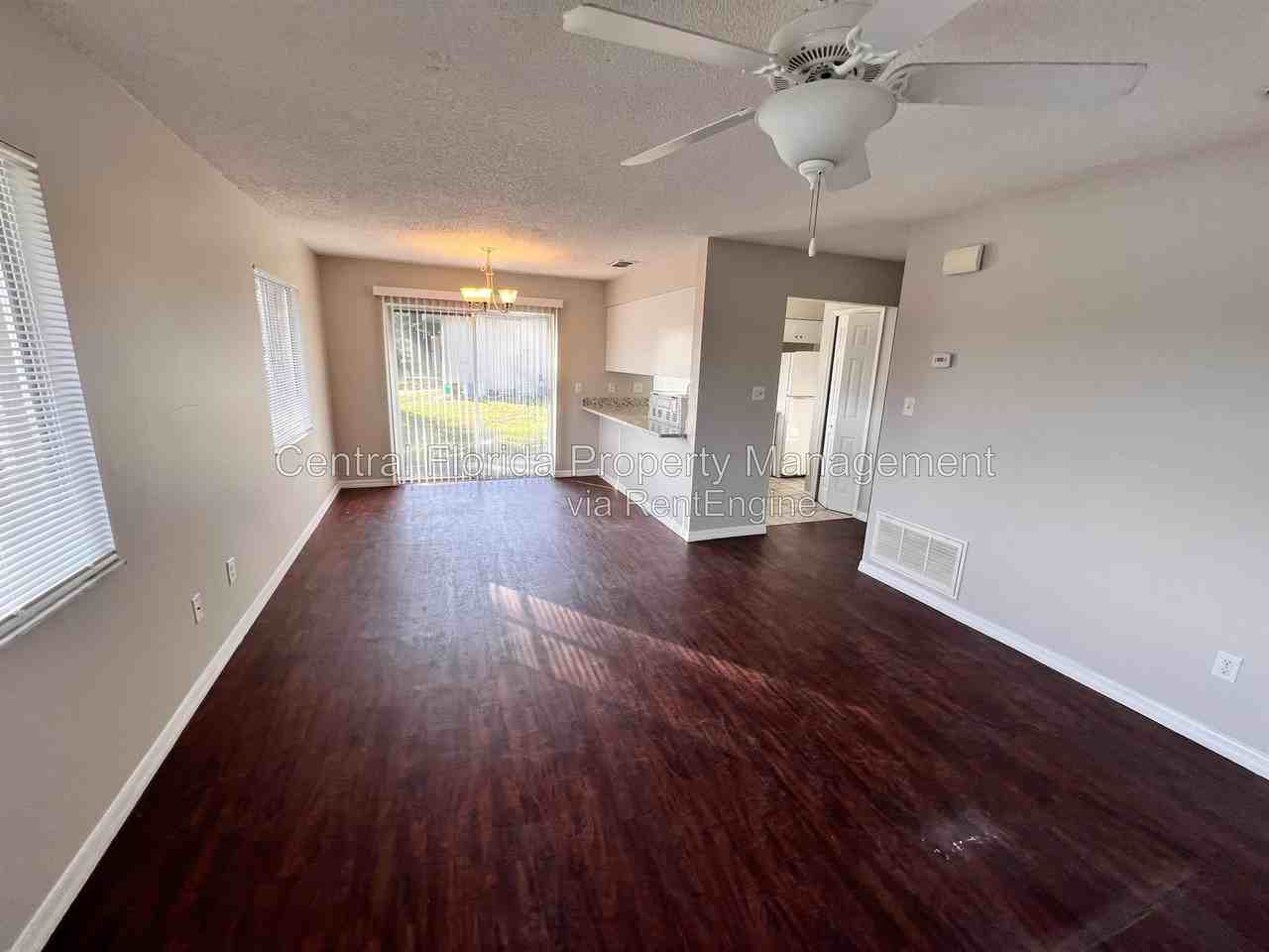937 Monroe Ct - Photo 3 of 16