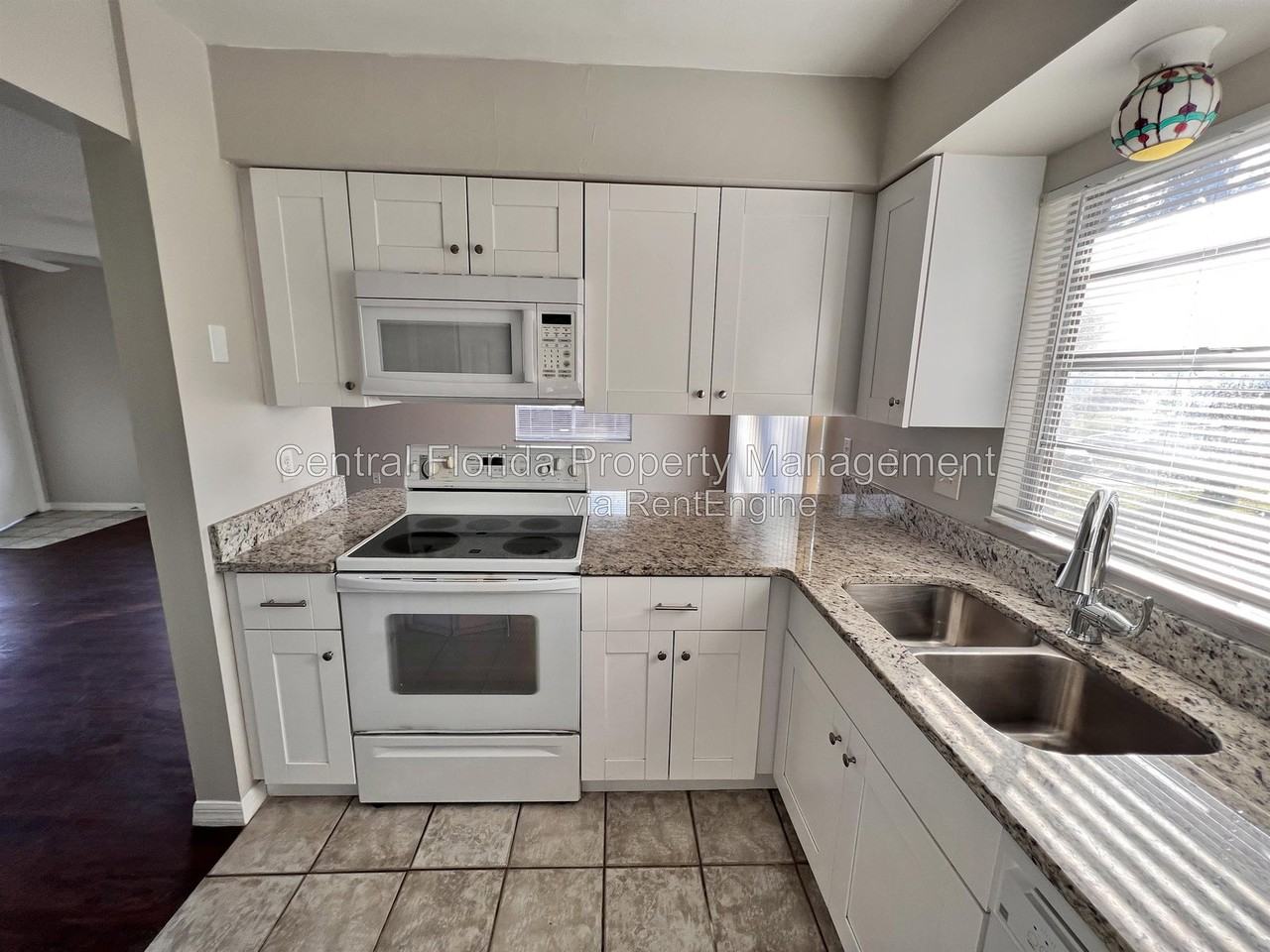 937 Monroe Ct - Photo 5 of 16